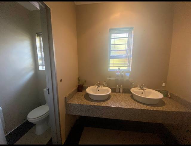 4 BEDROOM HOUSE TO LET IN MEER EN SEE